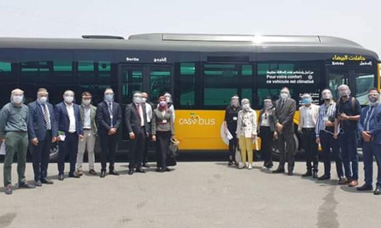 لجنة خاصة تعاين الحافلات الجديدة التي ستجوب شوارع البيضاء قريبا