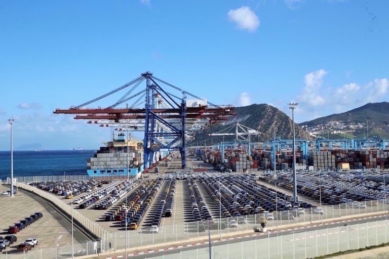 لورد بريطاني يطالب بإنشاء ممر رقمي مع طنجة والاعتراف بمغربية الصحراء