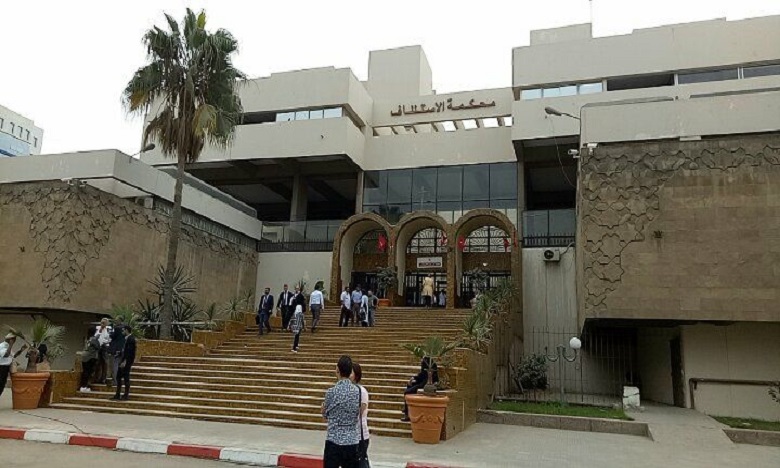 محامي يحول محاكمة معتقلين في أحداث الحسيمة لجلسة ساخرة