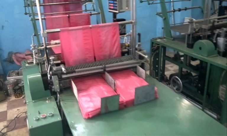 مداهمة مستودع لصنع الأكياس البلاستيكية بالجديدة