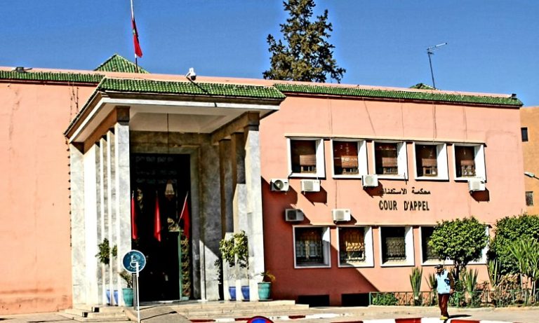 مراكش: تأجيل محاكمة القابض السابق للإدارة الجهوية للجمارك المتابع باختلاس أزيد من 5 ملايير سنتيم