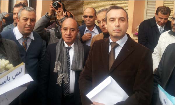 مراكشيون يتضامنون أمام قنصلية فرنسا مع ضحايا الاعتداءات الإرهابية