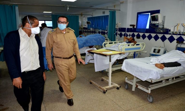 مصرع 12 شخصا في حادث انقلاب حافلة ..والي جهة سوس ماسة يتفقد المصابين