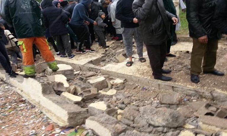 مصرع تلميذين في انهيار السور الخلفي لمؤسسة تعليمية بفاس