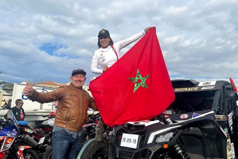 مقتدري: حملت العلم المغربي في الصحراء طيلة "سباق الرالي" رغم التحذيرات