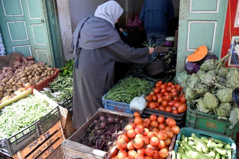 مهنيون يربطون انخفاض أسعار الخضر والفواكه بتراجع التصدير إلى إفريقيا