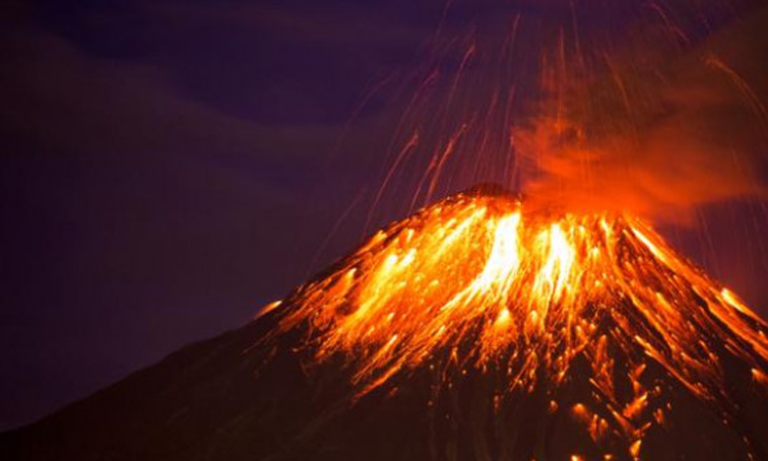 ناصر جبور: حدوث "تسونامي" بالمغرب إثر انفجار بركاني بجزيرة لابالما الإسبانية سيناريو مستبعد ومتشائم