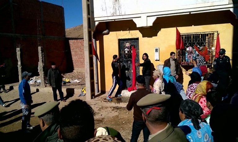 نشطاء يتضامنون مع مطلقة تعرضت لإفراغ بيت طليقها في مريرت بالعنف