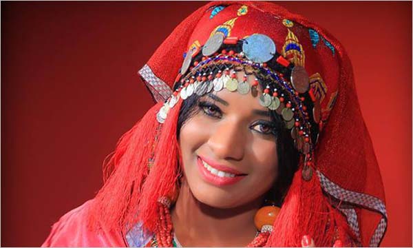 نعيمة العزي ملكة جمال السنة الأمازيغية في دورتها الثانية