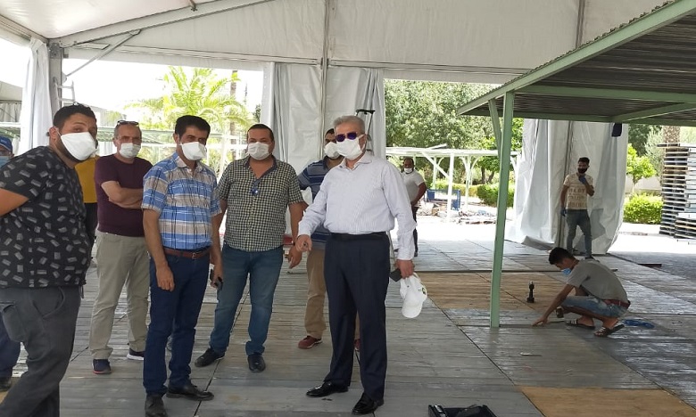 والي مراكش يتفقد سير أشغال تهيئة خيمة كبيرة وسط مستشفى ابن طفيل للتكفل بالمصابين بـ "كوفيد-19"