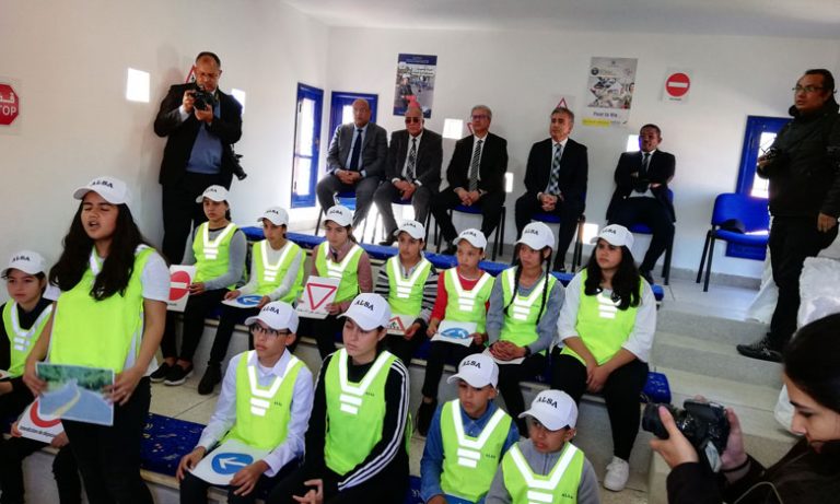 والي مراكش يطلع على مشروع التربية على السلامة الطرقية بحلبة مدرسة عبد المالك السعدي الابتدائية