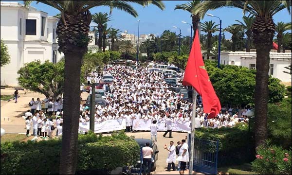 احتجاج طلبة الطب على مشروع قانون الخدمة الإجبارية