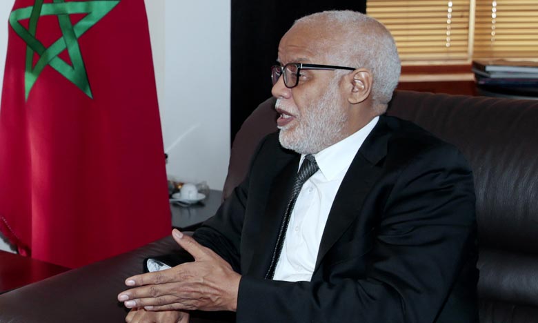 وزير التشغيل والإدماج المهني يوقع على اتفاقيات شراكة مع 13 جمعية