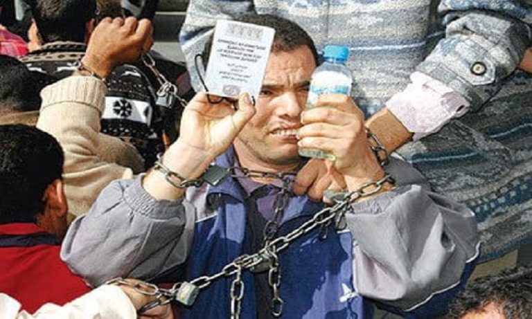 وفاة أحد المكفوفين المعتصمين بسطح وزارة الأسرة والتضامن بعد سقوطه والأخيرة تفتح تحقيقا