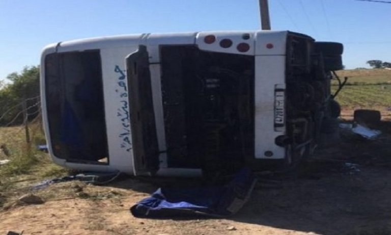 وفاة امرأة وإصابة 26 آخرين في انقلاب حافلة للمسافرين بالجديدة