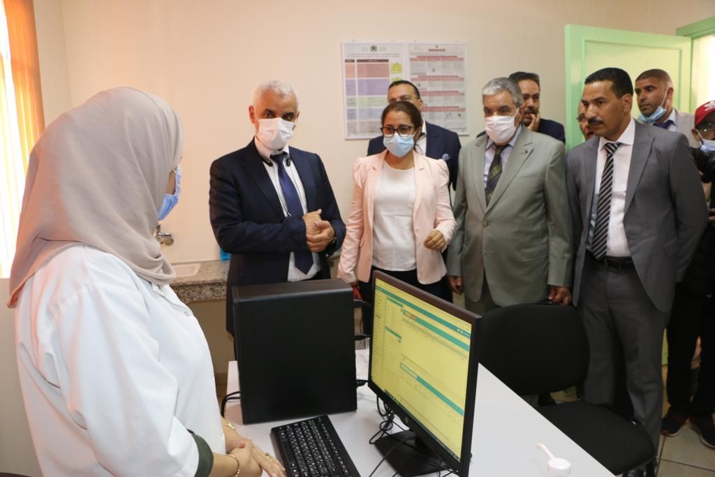 آيت الطالب يعطي انطلاقة العمل بالنظام المعلوماتي بالمركز الصحي الحضري بيوزكارن