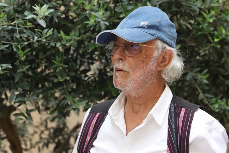 المخرج التازي يُدخِل "المرحوم" إلى القناة الثانية لمناقشة الصراعات حول الإرث المخرج التازي يُدخِل "المرحوم" إلى القناة الثانية لمناقشة الصراعات حول الإرث