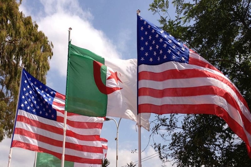 تحذيرات أمنية أمريكية وبريطانية من خطر الاختطاف والإرهاب في الجزائر تحذيرات أمنية أمريكية وبريطانية من خطر الاختطاف والإرهاب في الجزائر