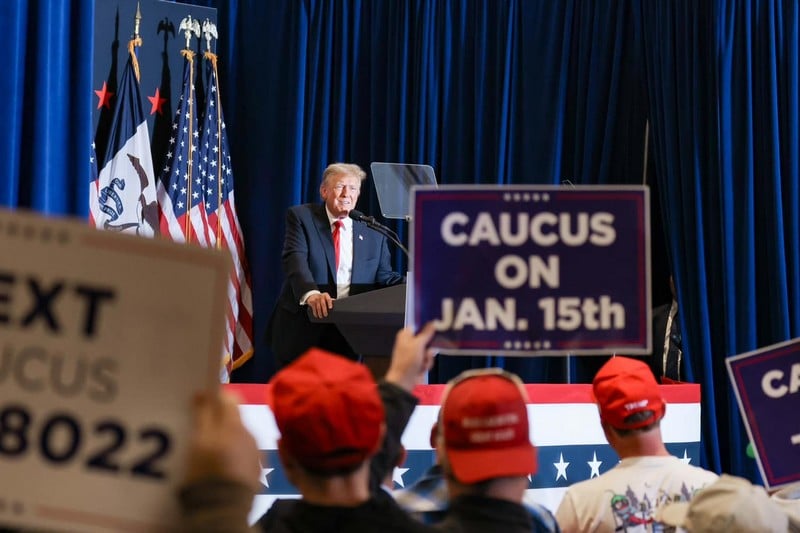 ترامب يهدّد حلف "الناتو" بـ "تشجيع" روسيا