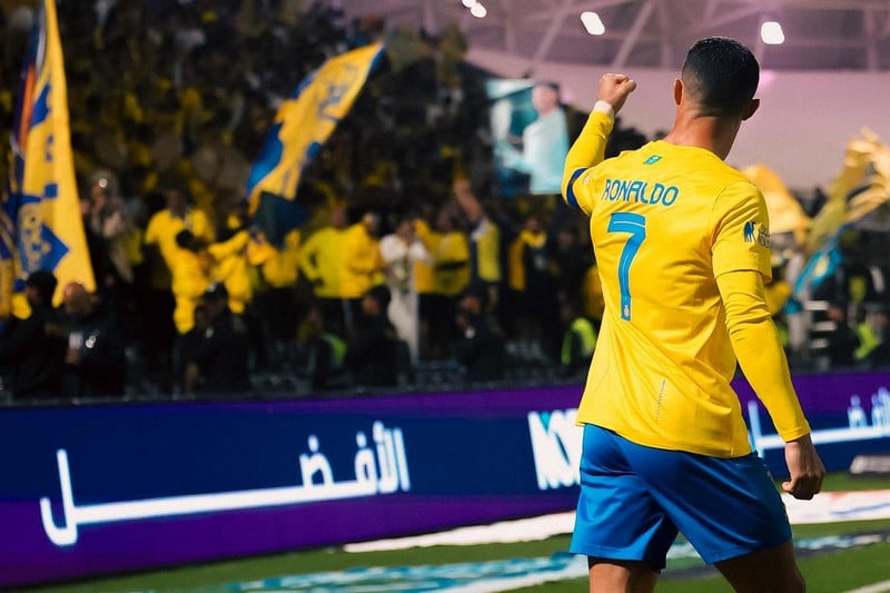 حركة رونالدو المشينة تثير جدلاً بالسعودية
