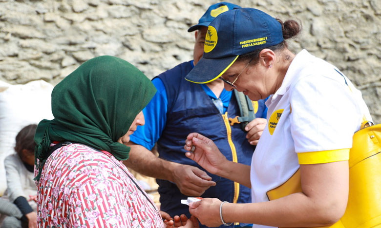 مؤسسة محمد الخامس للتضامن تقيم وحدة طبية متنقلة لفائدة المتضررين من الزلزال بجماعة أداسيل