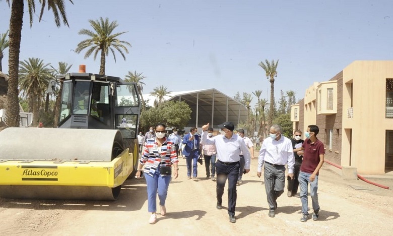 مراكش: تواصل أشغال تهيئة مستشفى ميداني إضافي للتكفل بمرضى "كوفيد-19"