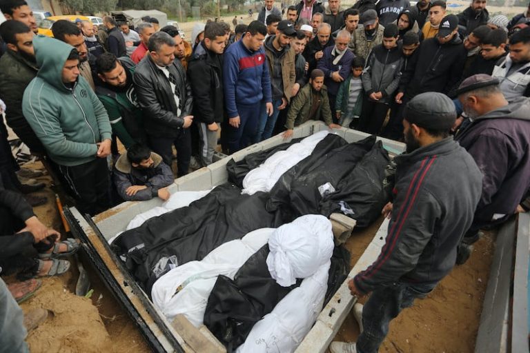 29782 قتيلا في قطاع غزة و70043 جريجا