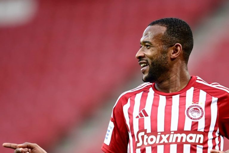 أيوب الكعبي يتألق في الدوري اليوناني
