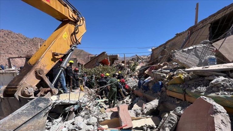 إقليم الحوز .. استمرار عملية هدم المنازل المتضررة من الزلزال بجماعة أنكال
