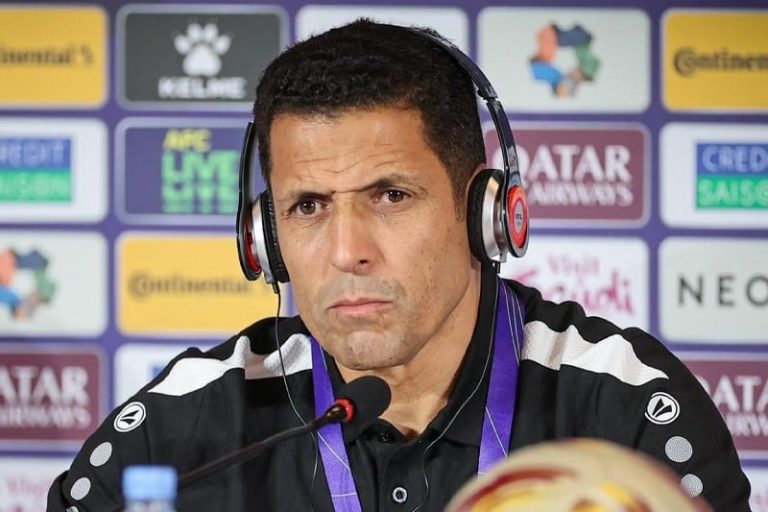 الاتحاد الأردني يحسم مصير المدرب عموتة