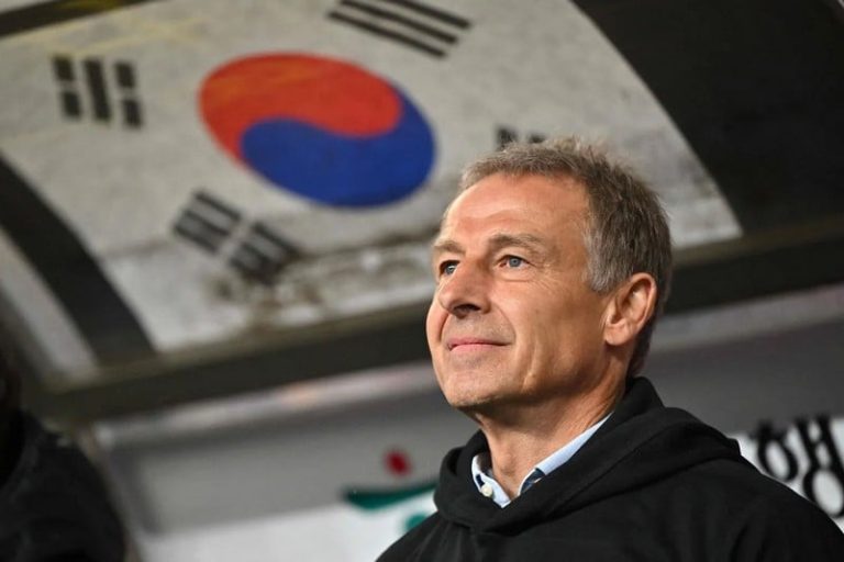 الاتحاد الكوري الجنوبي يقيل المدرب الألماني