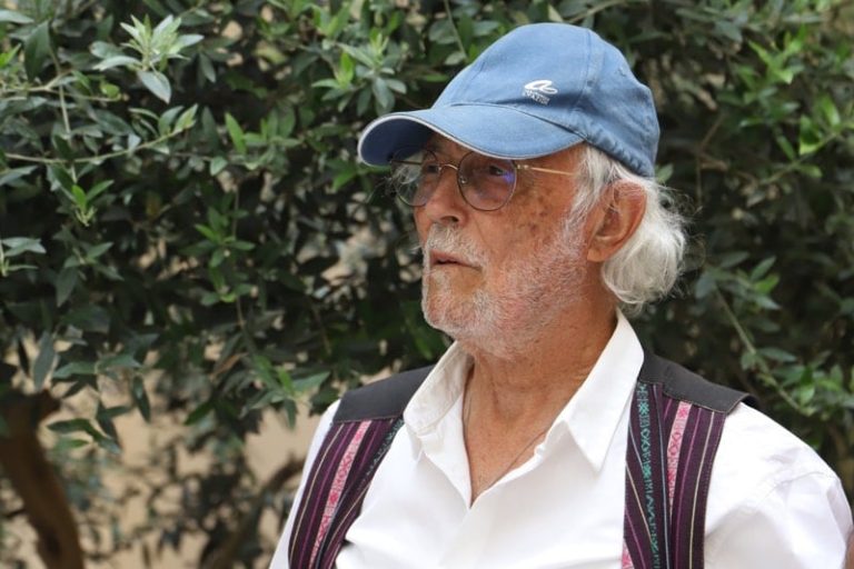 المخرج التازي يُدخِل "المرحوم" إلى القناة الثانية لمناقشة الصراعات حول الإرث