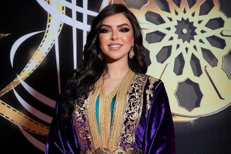 المغنية دعاء اليحياوي تعيد تجربة "سيتكوم"