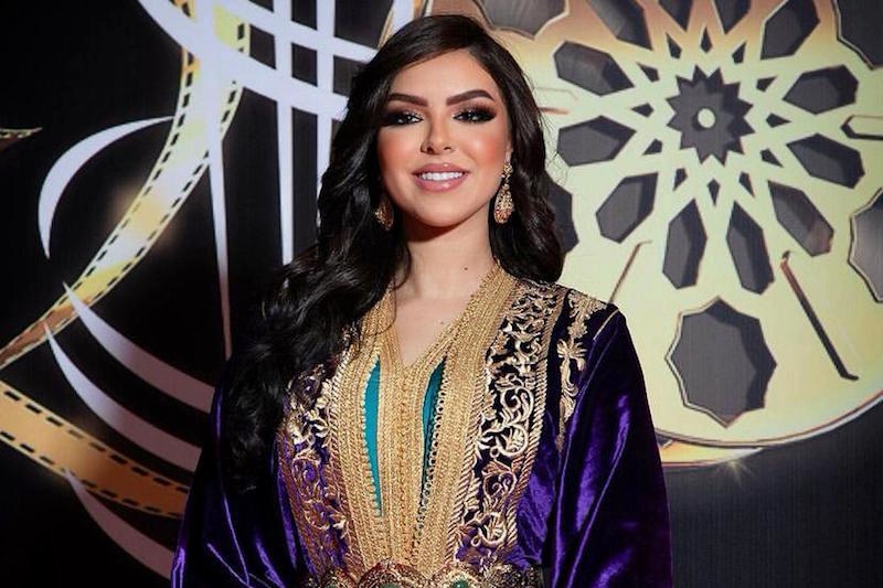 المغنية دعاء اليحياوي تعيد تجربة "سيتكوم"