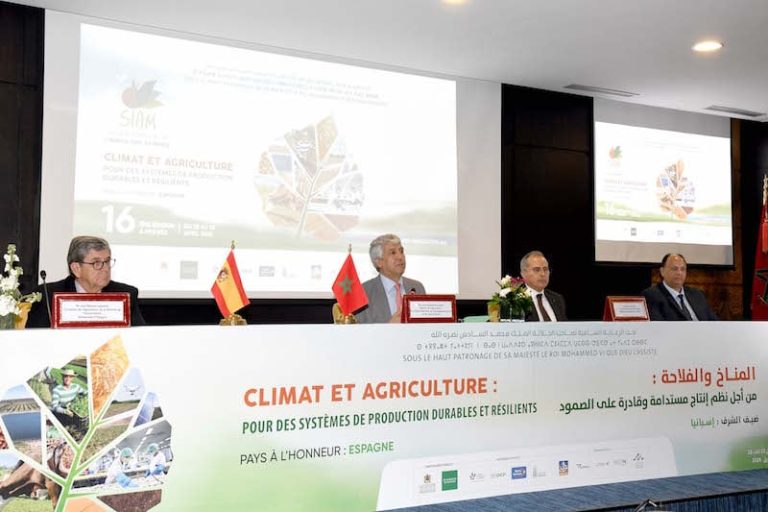 تداعيات الجفاف تخيم على الدورة الـ 16 للملتقى الدولي للفلاحة بالمغرب
