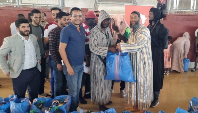 توزيع مساعدات غذائية على مهاجرين أفارقة بمقاطعة جليز بمراكش