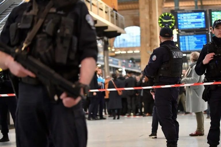 حقيبة مسافر إلى المغرب تستنفر أمن فرنسا