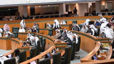 خلافات تدفع أمير الكويت إلى حلّ مجلس الأمة