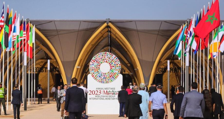 زلزال الحوز .. استعمال معدات تنظيم الاجتماعات السنوية لصندوق النقد والبنك الدوليين في تهيئة المدارس المتضررة