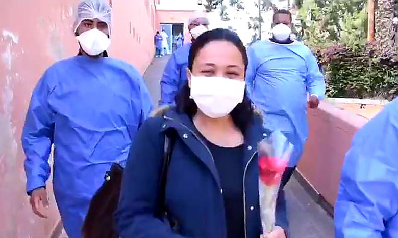 طالبة بكلية الطب والصيدلة بمراكش تغادر المستشفى بعد شفائها من فيروس كورونا