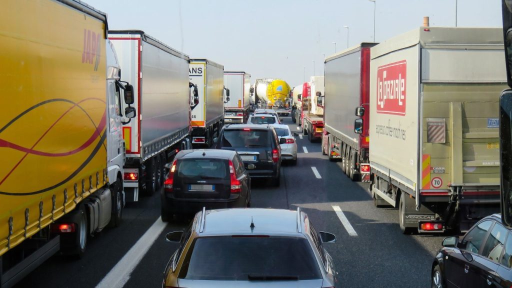 قرار منع "الرموكات" من عبور وسط الدار البيضاء يدخل حيز التنفيذ قبل منتصف مارس