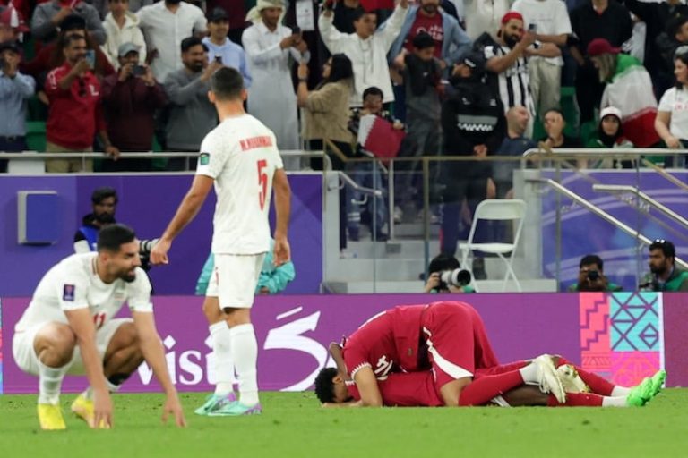 قطر تهزم إيران وتلاقي الأردن في النهائي
