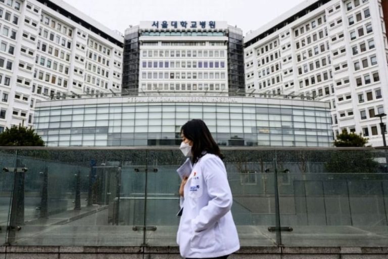 كوريا الجنوبية تلجأ إلى خدمات الممرضين