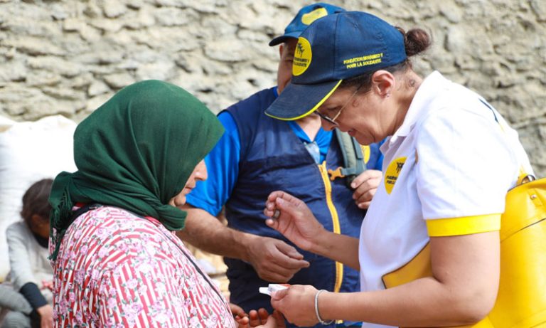 مؤسسة محمد الخامس للتضامن تقيم وحدة طبية متنقلة لفائدة المتضررين من الزلزال بجماعة أداسيل