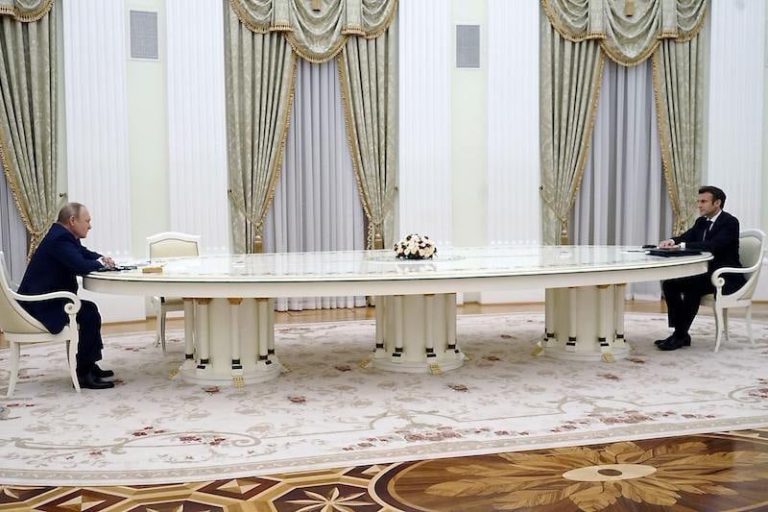 ماكرون: هزيمة روسيا تخدم أمن أوروبا