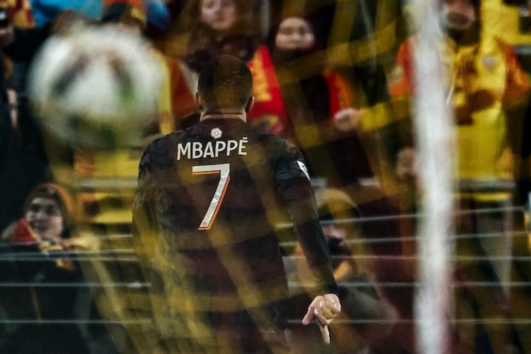 مبابي ينضم إلى ريال مدريد نهاية الموسم