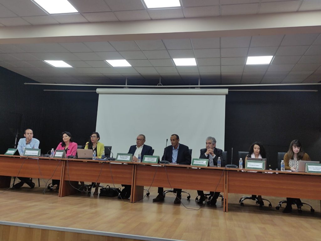 مختبر "لادسيس" يفتح النقاش العلمي حول تجارب عيش نساء