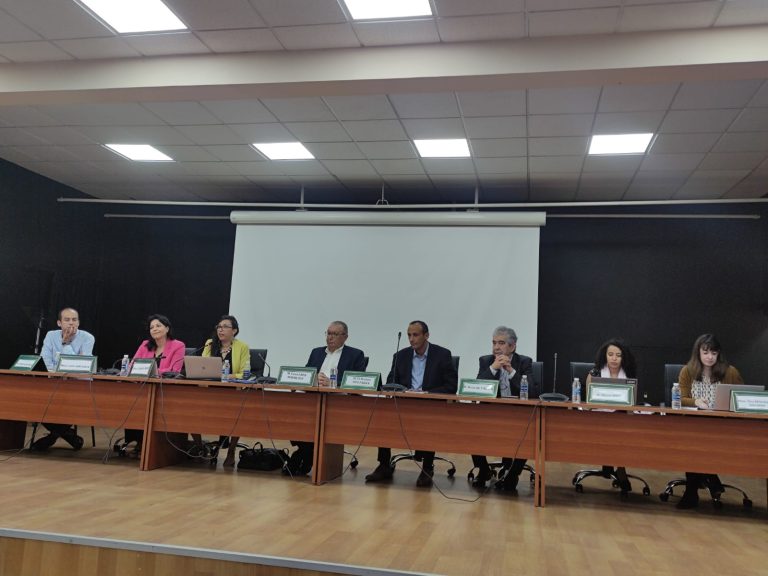 مختبر "لادسيس" يفتح النقاش العلمي حول تجارب عيش نساء