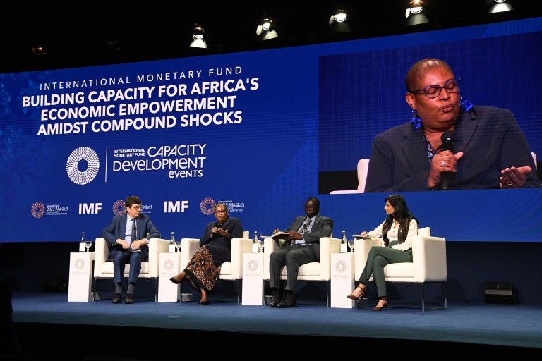 مراكش ...ندوة تناقش كيفية تحفيز الإجراءات والاستثمارات من أجل تحقيق المستقبل الرقمي الشامل للجميع