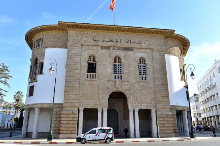 مشروع يجيز بيع القروض المتعثرة .. وخبراء ينبهون إلى